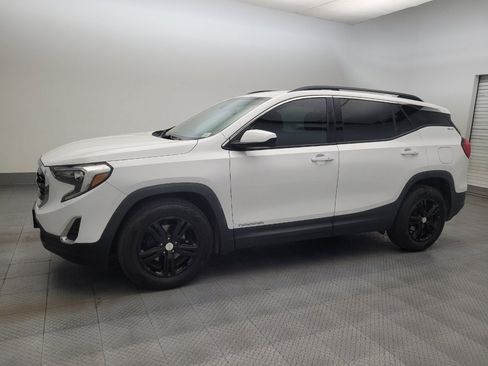 Used 2020 GMC Terrain SLE w/ Driver Convenience Package FWD image 2