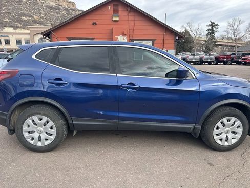 Used 2020 Nissan Rogue Sport S image 6
