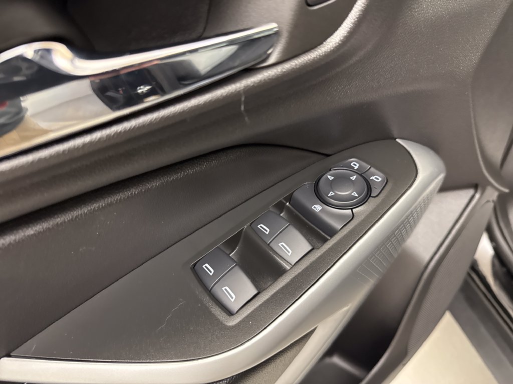 Used 2025 Chevrolet Trax LS FWD image 12