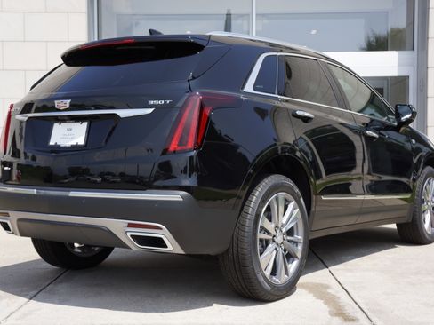 Used 2025 Cadillac XT5 Premium Luxury w/ Technology Package image 5