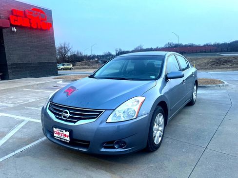 Used 2011 Nissan Altima 2.5 S image 2