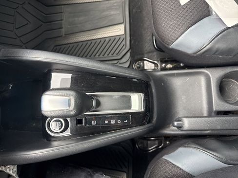 Used 2020 Nissan Versa SV image 17