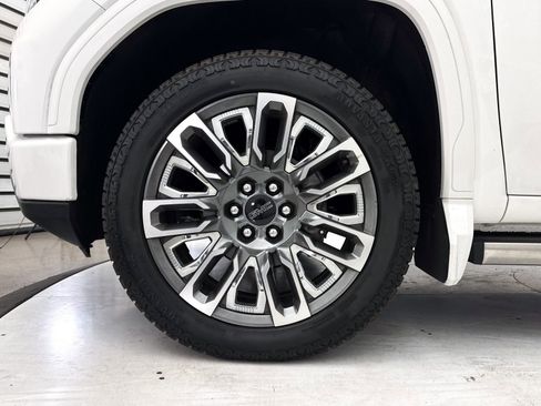 Used 2023 GMC Sierra 1500 Denali Ultimate AWD/4WD image 17