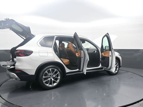 New 2026 BMW X5 xDrive50e AWD/4WD image 45