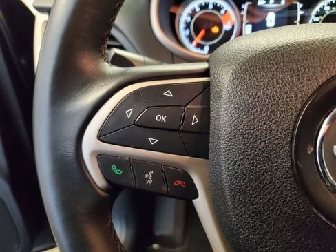 Used 2016 Jeep Cherokee Latitude w/ Safety/Convenience Group image 17