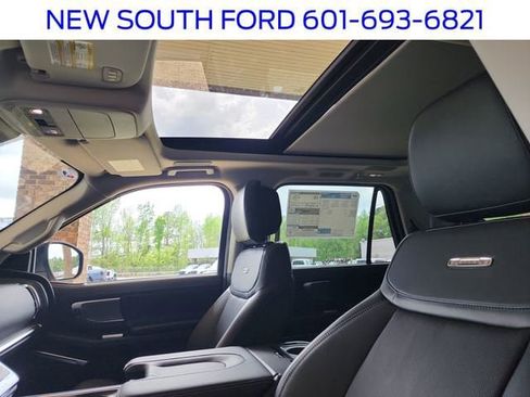 New 2026 Ford Expedition Platinum image 19