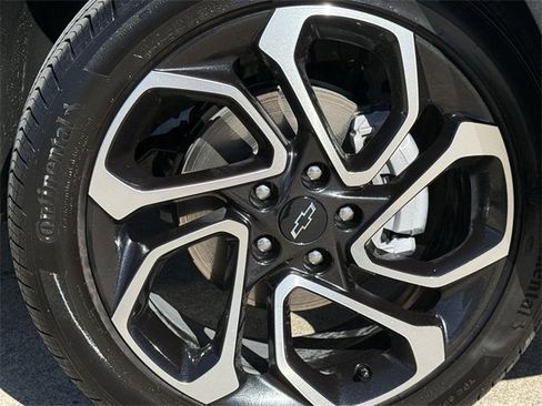 Used 2025 Chevrolet Trax RS w/ Sunroof Package image 10