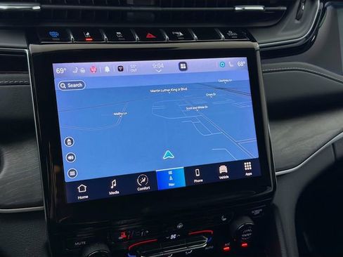 Used 2022 Jeep Grand Cherokee Limited 4xe image 16