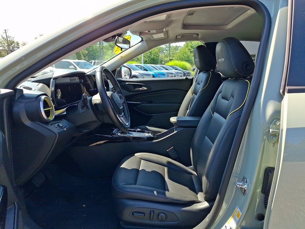Certified 2024 Chevrolet Trax ACTIV w/ Sunroof Package FWD image 13