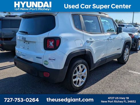 Used 2018 Jeep Renegade Latitude w/ Cold Weather Group AWD/4WD image 2