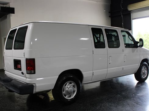 Used 2014 Ford E-150 and Econoline 150 RWD image 3