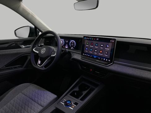 New 2025 Volkswagen Tiguan S image 18