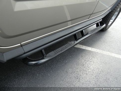 Used 2003 HUMMER H2 w/ Preferred Equipment Group image 21