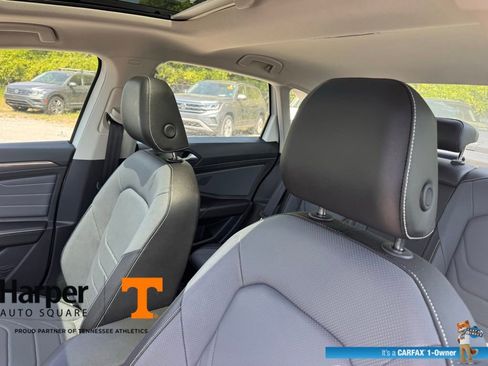 Used 2025 Volkswagen Jetta SEL FWD image 12