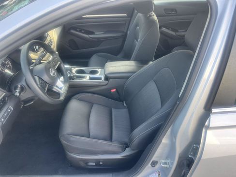Used 2023 Nissan Altima 2.5 SV FWD image 8