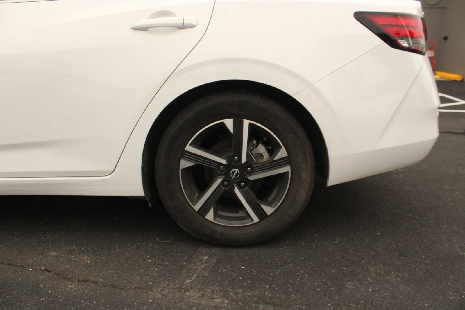 Used 2024 Nissan Sentra SV FWD image 4