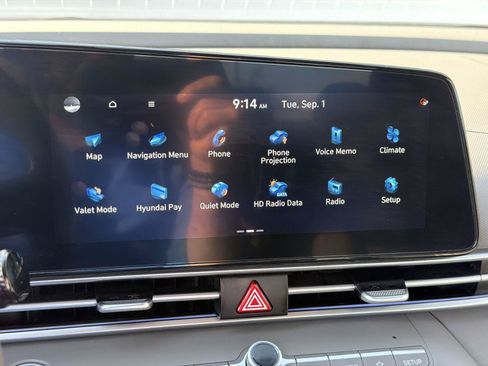 Used 2025 Hyundai Elantra SEL FWD image 24