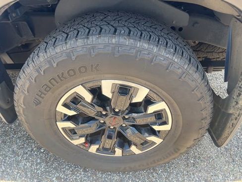 Used 2024 Nissan Frontier Pro-X w/ Technology Package RWD image 11