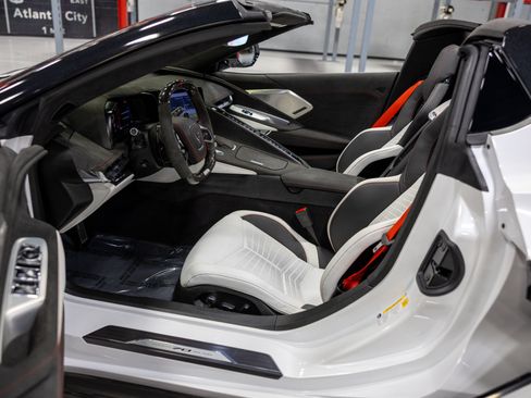 Used 2023 Chevrolet Corvette Z06 w/ Z07 Performance Package RWD image 34
