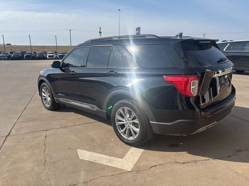 Used 2020 Ford Explorer XLT w/ Equipment Group 202A image 4