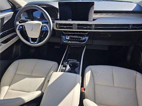 Used 2025 Lincoln Corsair AWD w/ Equipment Group 101A image 24