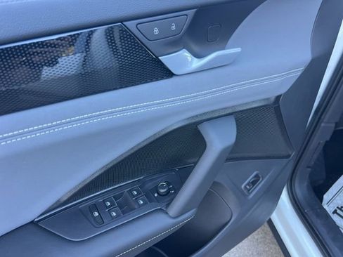 New 2026 Volkswagen Tiguan SE image 19