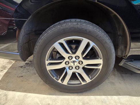 Used 2024 Ford Expedition XLT AWD/4WD image 10