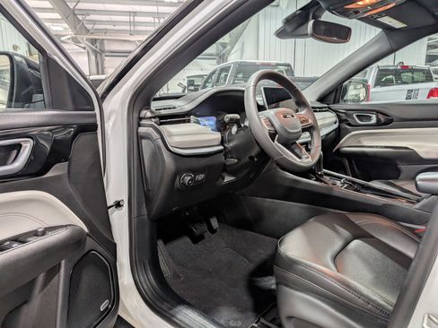 Used 2023 Jeep Compass Limited w/ Sun and Sound Group image 7