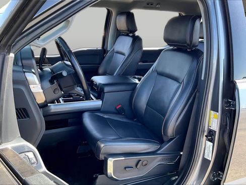 Used 2023 Ford F250 Lariat w/ Lariat Ultimate Package AWD/4WD image 8