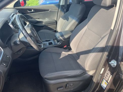 Used 2016 Kia Sorento LX w/ LX Convenience Package image 14