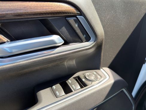 Used 2025 Chevrolet Silverado 2500 LT w/ Convenience Package image 27