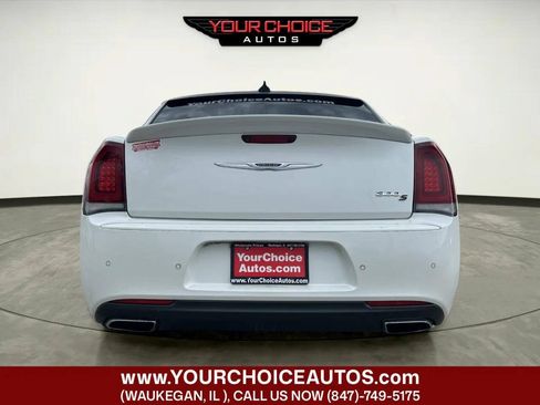 Used 2015 Chrysler 300 S w/ 300S Premium Group RWD image 4