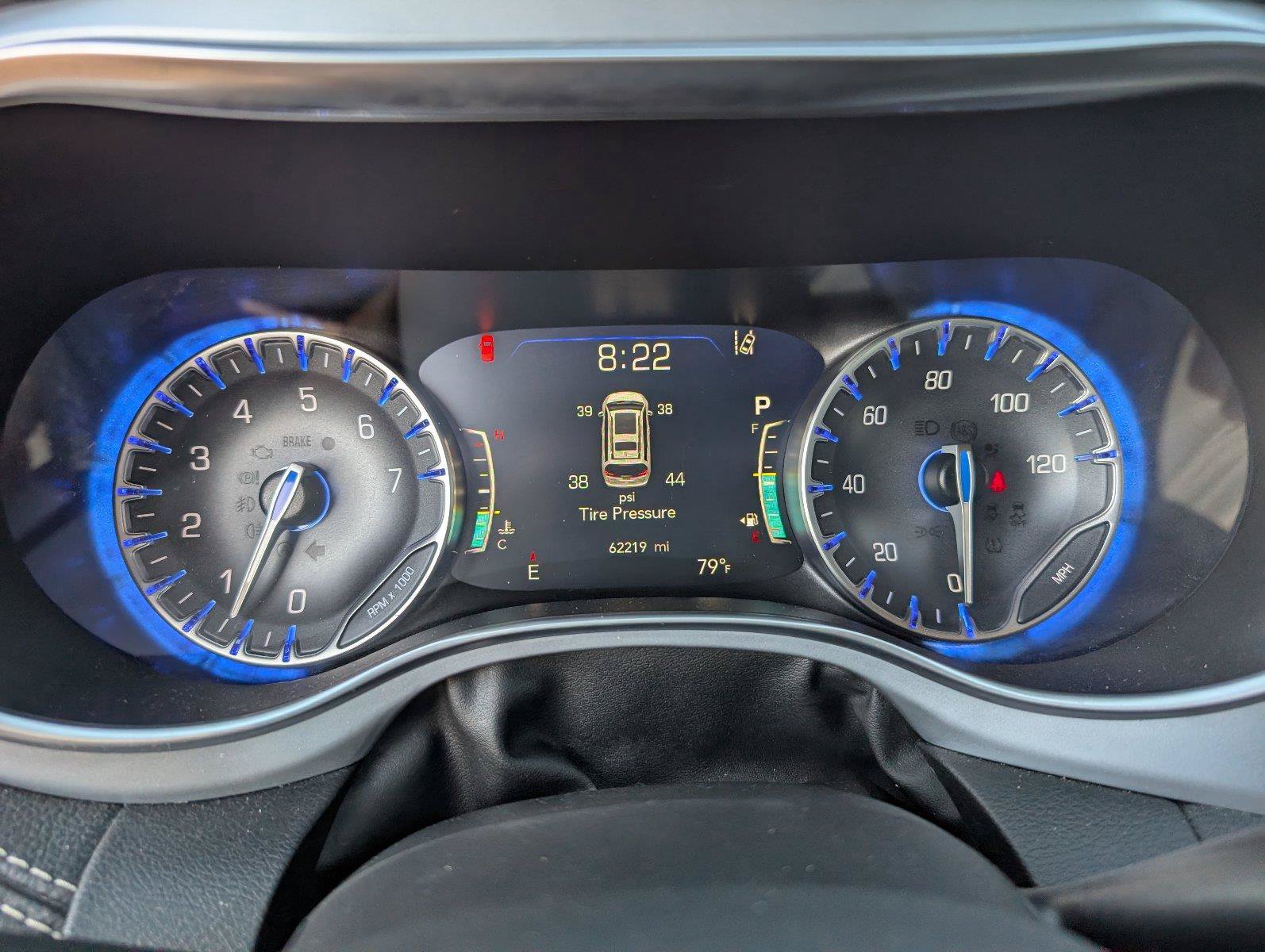 Used 2025 Chrysler Pacifica Limited FWD image 25