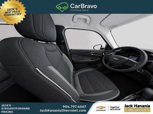 Used 2023 Chevrolet TrailBlazer LT w/ Convenience Package FWD image 9