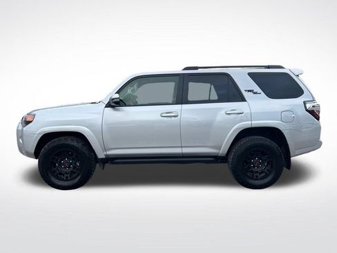 Used 2024 Toyota 4Runner TRD Off-Road Premium AWD/4WD image 2