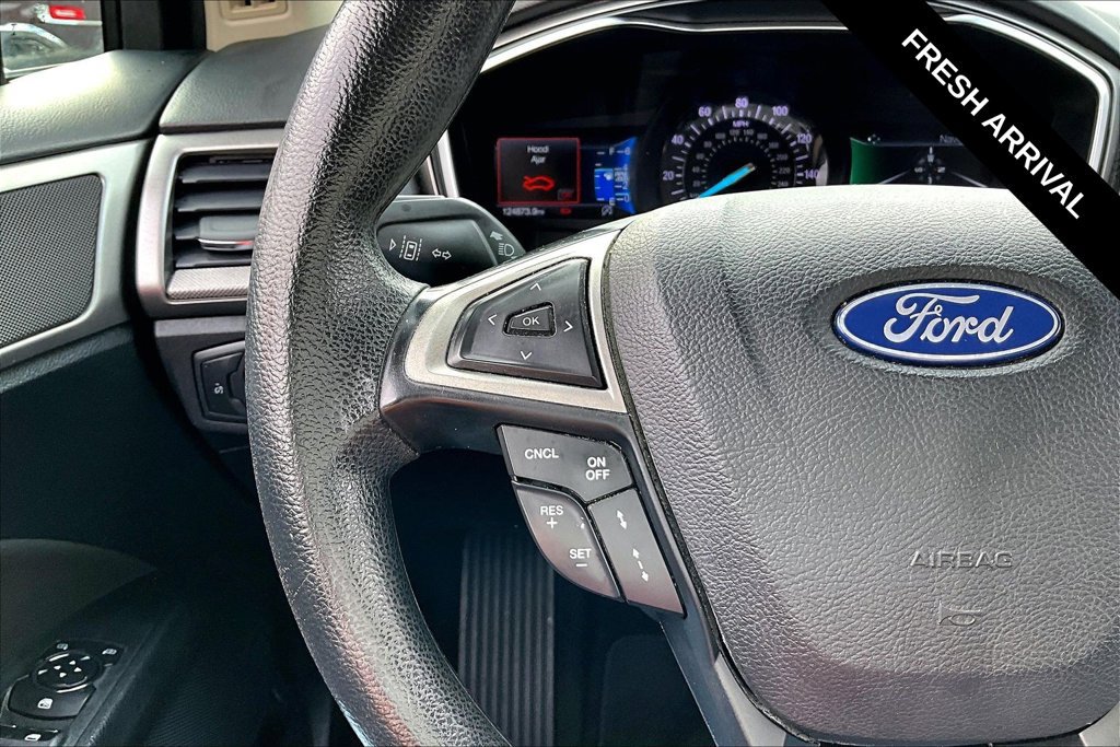 Used 2020 Ford Fusion SE FWD image 16