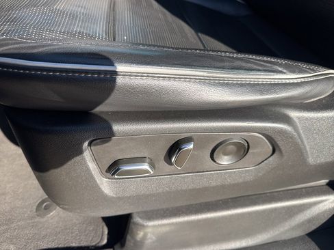 Used 2023 Cadillac Escalade ESV Premium Luxury image 13