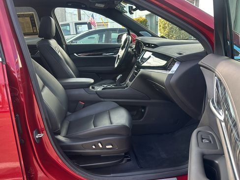 Used 2023 Cadillac XT6 Premium Luxury image 14