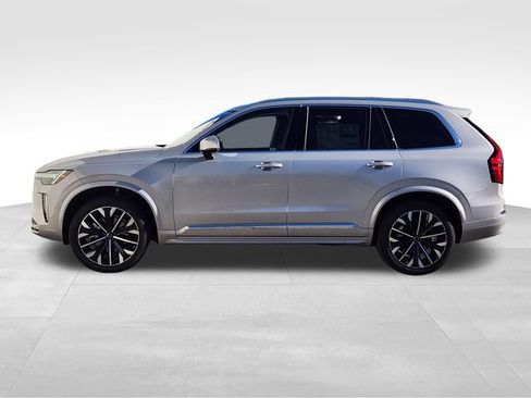 Certified 2025 Volvo XC90 B5 Core w/ Climate Package AWD/4WD image 4