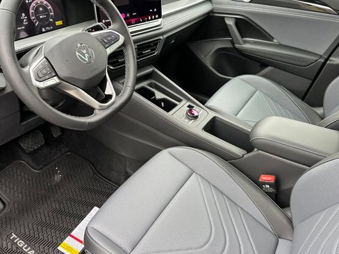 New 2026 Volkswagen Tiguan SE AWD/4WD image 9