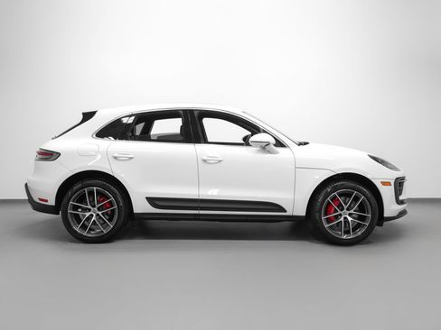 Certified 2025 Porsche Macan S image 13