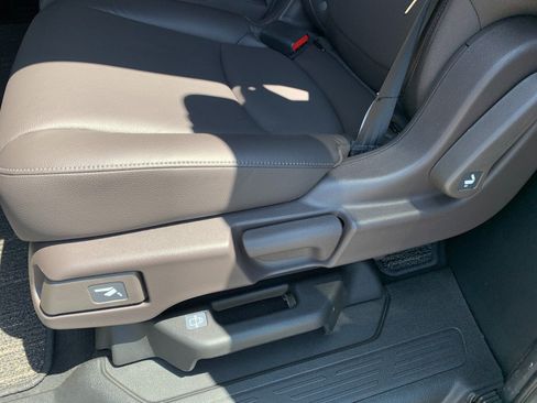 Used 2023 Honda Odyssey EX-L image 36