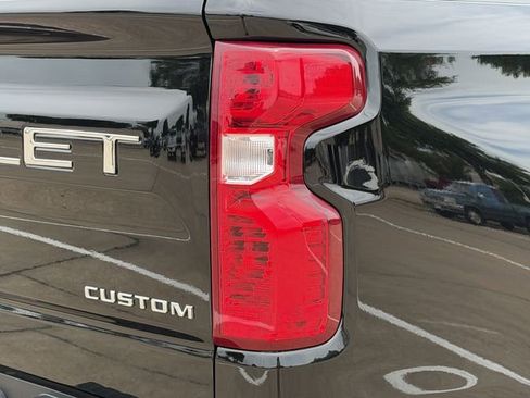 Used 2024 Chevrolet Silverado 1500 Custom RWD image 7