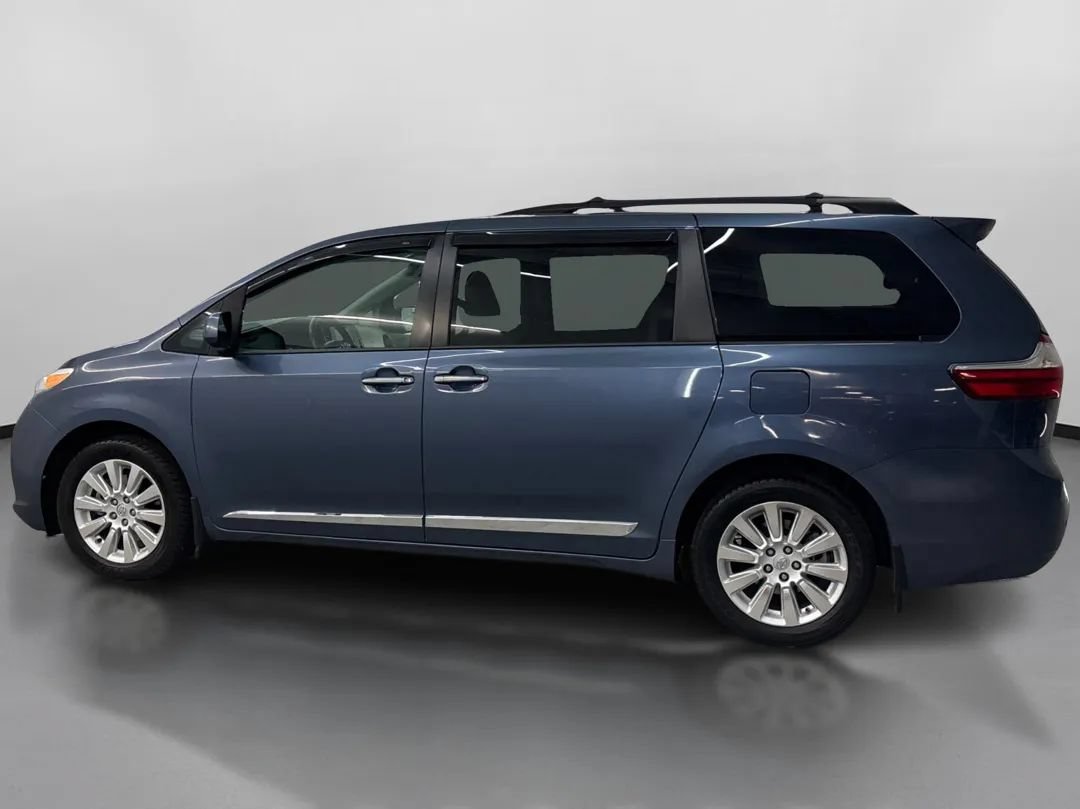 Used 2015 Toyota Sienna XLE w/ XLE Navigation Package AWD/4WD image 5