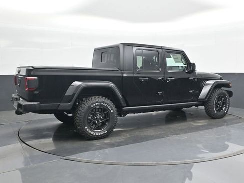 Used 2024 Jeep Gladiator Sport image 4