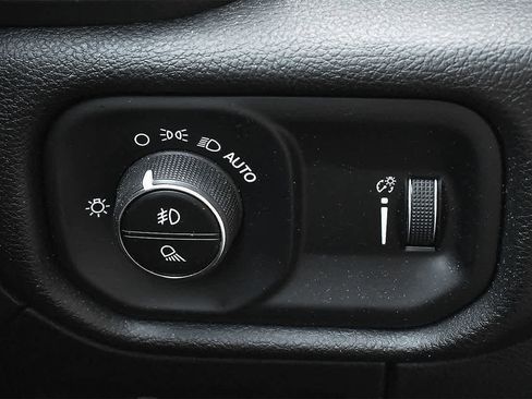 Used 2022 RAM 1500 Big Horn AWD/4WD image 25