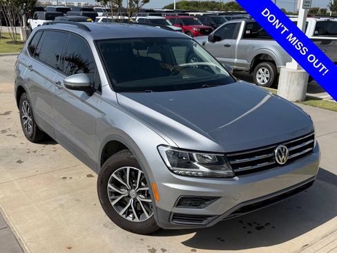 Used 2021 Volkswagen Tiguan S FWD image 2