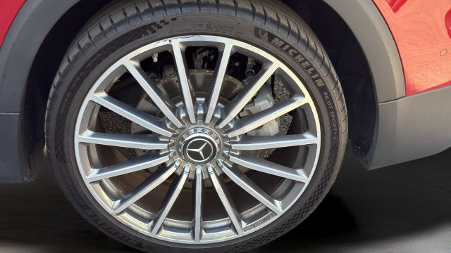 Used 2023 Mercedes-Benz GLB 35 AMG 4MATIC image 39