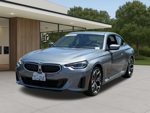 Used 2025 BMW 230i Coupe w/ Convenience Package RWD image 2