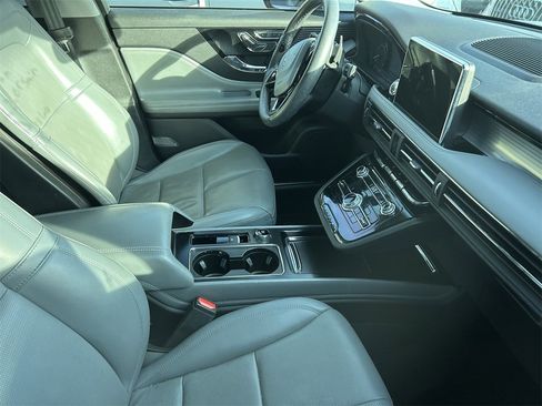 Used 2022 Lincoln Corsair FWD w/ Premium Package image 7